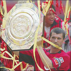 Roy Keane with Community Shield Trophy in 2003